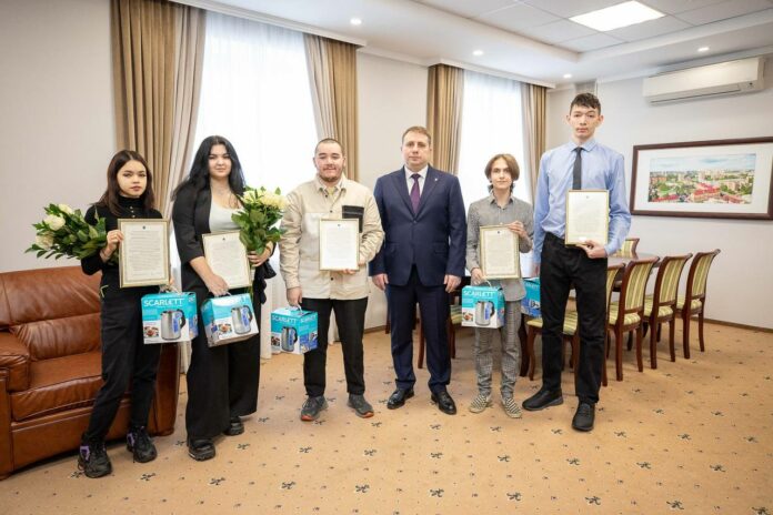 Сертификаты на приобретение жилья получили пять юных подольчан Сертификаты на приобретение жилья получили пять юных подольчан