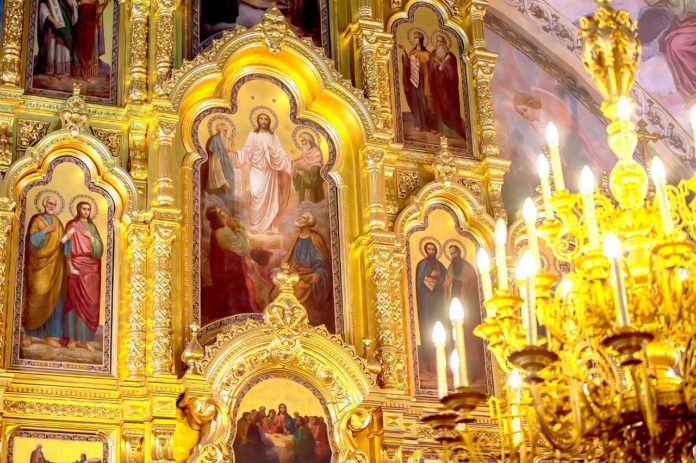 На сайте Троицкого собора смотрите онлайн-трансляцию богослужений На сайте Троицкого собора смотрите онлайн-трансляцию богослужений