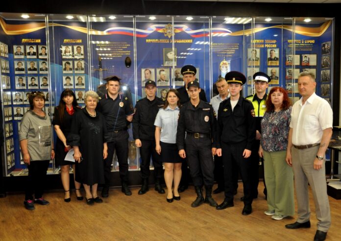 В Подольске ветераны поделились опытом с молодыми сотрудниками Управления в рамках встречи в музее... В Подольске ветераны поделились опытом с молодыми сотрудниками Управления в рамках встречи в музее...