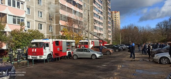 Работники пожарной службы Подольска во время пожара на улице Кирова спасли 18 человек Работники пожарной службы Подольска во время пожара на улице Кирова спасли 18 человек