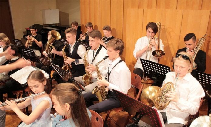 Саксофонист из Подольска участвует в десятом Международном конкурсе-фестивале имени Ю.Н. Должикова Саксофонист из Подольска участвует в десятом Международном конкурсе-фестивале имени Ю.Н. Должикова