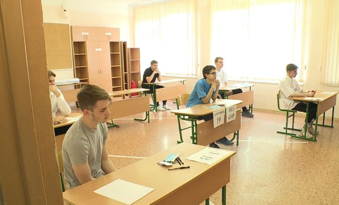 Выпускники школ Городского округа Подольск 3 июля сдавали первый ЕГЭ по выбору