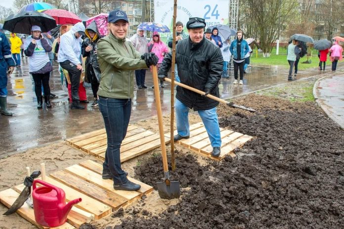 В Большом Подольске 24 апреля состоялся общеобластной субботник В Большом Подольске 24 апреля состоялся общеобластной субботник