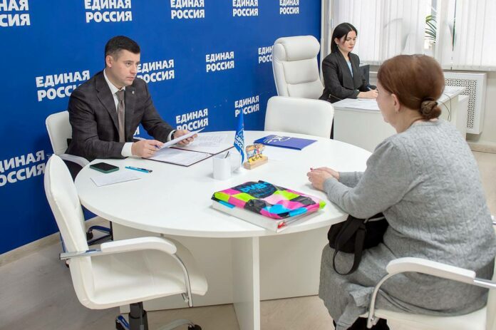 Григорий Артамонов впервые провёл личный приём граждан в Подольске Григорий Артамонов впервые провёл личный приём граждан в Подольске