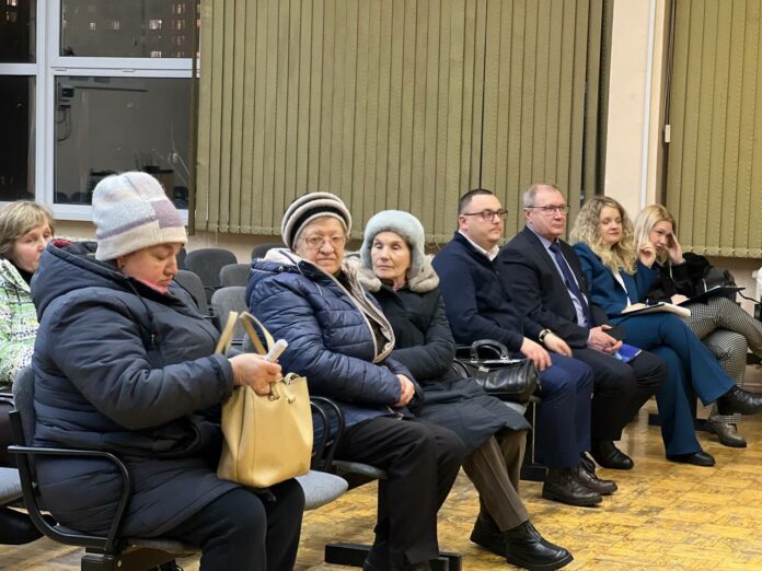 В микрорайоне Силикатная-2 прошла встреча с жителями по вопросам ЖКХ В микрорайоне Силикатная-2 прошла встреча с жителями по вопросам ЖКХ