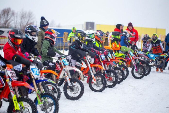 Традиционный мотокросс памяти заслуженного мастера спорта Виктора Арбекова прошел в Подольске Традиционный мотокросс памяти заслуженного мастера спорта Виктора Арбекова прошел в Подольске