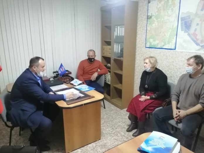 Депутаты горсовета обсудили вопросы развития массового спорта в микрорайоне Кузнечики Депутаты горсовета обсудили вопросы развития массового спорта в микрорайоне Кузнечики