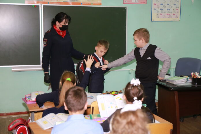 Единый день профилактики детского дорожно-транспортного травматизма провели автоинспекторы в школе №13