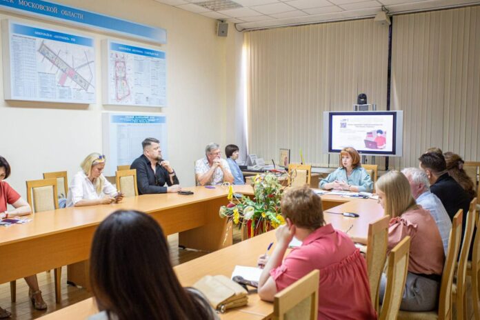 Круглый стол с участием представителей малого бизнеса провела Елена Сетракова