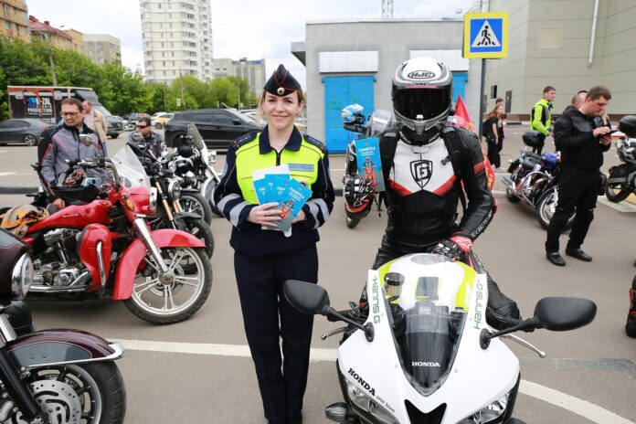 В городском округе Подольск автоинспекторы приняли участие в мотопробеге «За Победу» В городском округе Подольск автоинспекторы приняли участие в мотопробеге «За Победу»