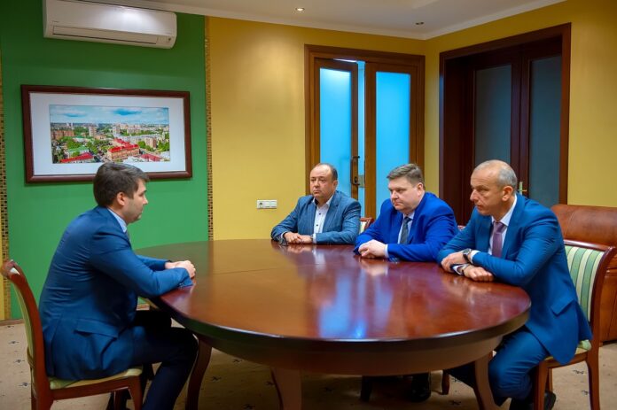 Глава округа провел встречу с директором Фонда защиты прав дольщиков Московской области Глава округа провел встречу с директором Фонда защиты прав дольщиков Московской области