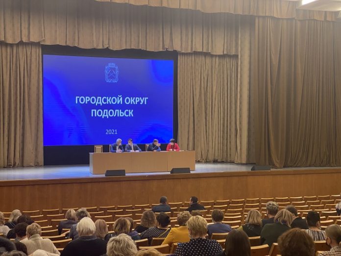 О необходимости вакцинации от коронавируса рассказали руководителям учреждений образования и торговли Большого Подольска