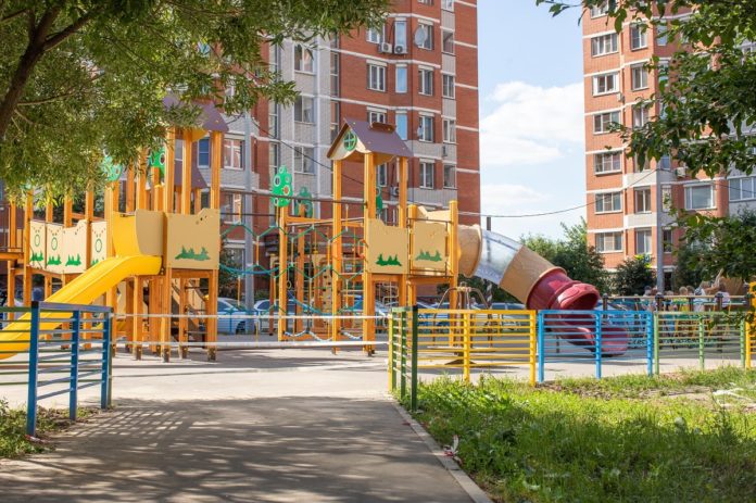 Завершается установка межквартальных детских площадок по Губернаторской программе «Наше Подмосковье»
