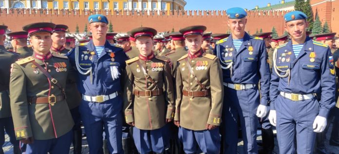 Воспитанник клуба подольских десантников стал участником Парада Победы-2020 на Красной площади в Москве