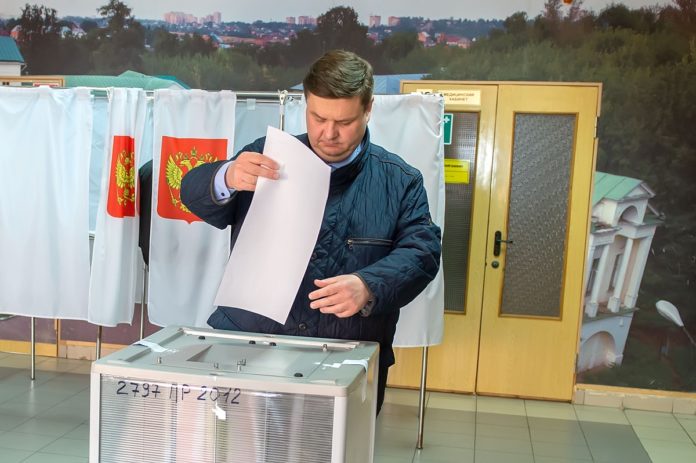 Глава муниципалитета Николай Пестов проголосовал на праймериз «Единой России» Глава муниципалитета Николай Пестов проголосовал на праймериз «Единой России»