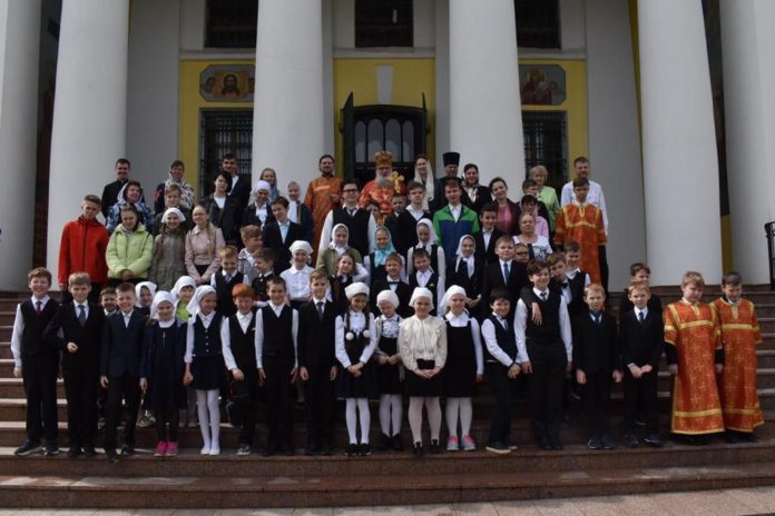 В подольской гимназии Троицкого собора прозвенел последний звонок 28 мая В подольской гимназии Троицкого собора прозвенел последний звонок 28 мая