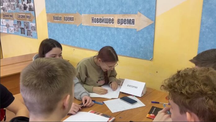 В колледже Московия (СП Львовское) состоялась викторина приуроченная ко Дню родного языка