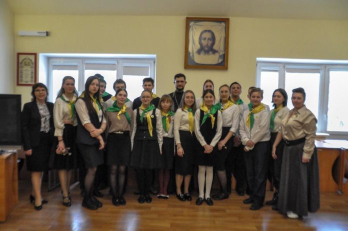 В Воскресной школе Троицкого собора состоялся праздник, посвященный Дню православной молодежи