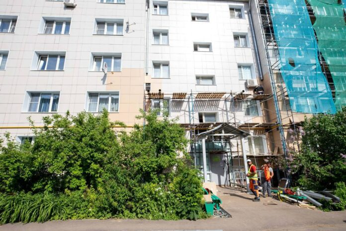 Продолжается утепление и ремонт фасадов многоквартирных домов Подольска Продолжается утепление и ремонт фасадов многоквартирных домов Подольска