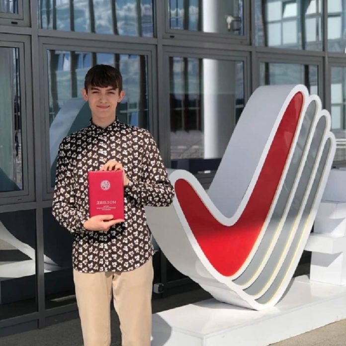 Ученик из Климовска получил диплом Всероссийской олимпиады школьников Ученик из Климовска получил диплом Всероссийской олимпиады школьников