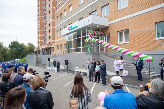 Новое здание детской поликлиники № 1 торжественно открыли на улице Ульяновых