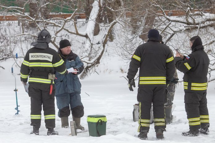 О толщине льда на Пахре 16 января поведали в Подольском ТУ ГКУ МО «Мособлпожспас» О толщине льда на Пахре 16 января поведали в Подольском ТУ ГКУ МО «Мособлпожспас»