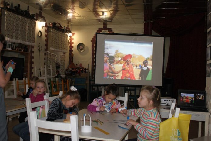 Очередная встреча в рамках семейного познавательно-развлекательного проекта «Сказочная горница» прошла в СДК “Романцево”