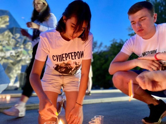 У памятника Подольским Курсантам состоялась патриотическая акция «Свеча памяти» У памятника Подольским Курсантам состоялась патриотическая акция «Свеча памяти»