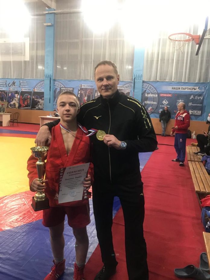 Подольчанин стал лучшим на турнире по борьбе самбо Подольчанин стал лучшим на турнире по борьбе самбо