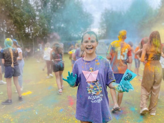В подольском лагере «Мечта» прошел праздник в индийском стиле В подольском лагере «Мечта» прошел праздник в индийском стиле