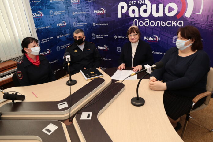 Автоинспекторы из Подольска провели брифинг в МАУ «Медиацентр»