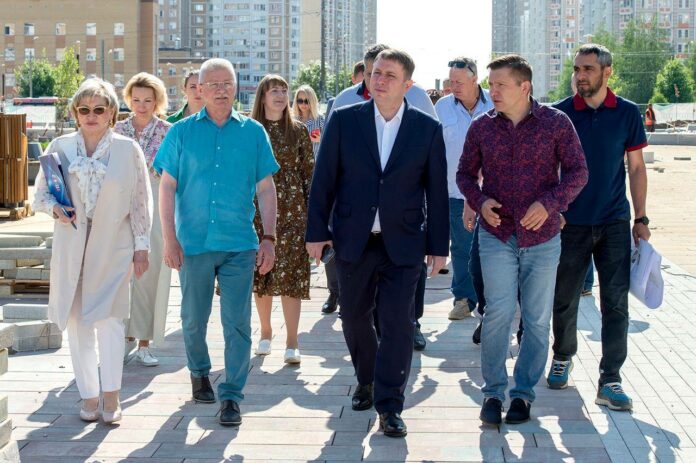 Строительство новой пешеходный зоны проверили в Подольске Строительство новой пешеходный зоны проверили в Подольске