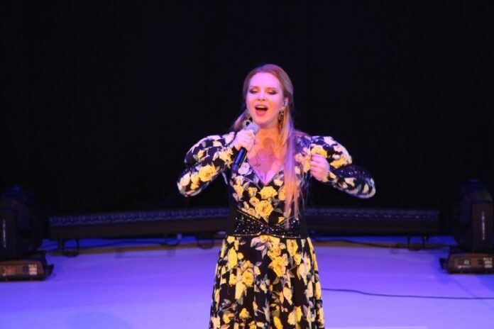 Концертная программа «Птица певчая» состоялась в КПЦ «Дубровицы»