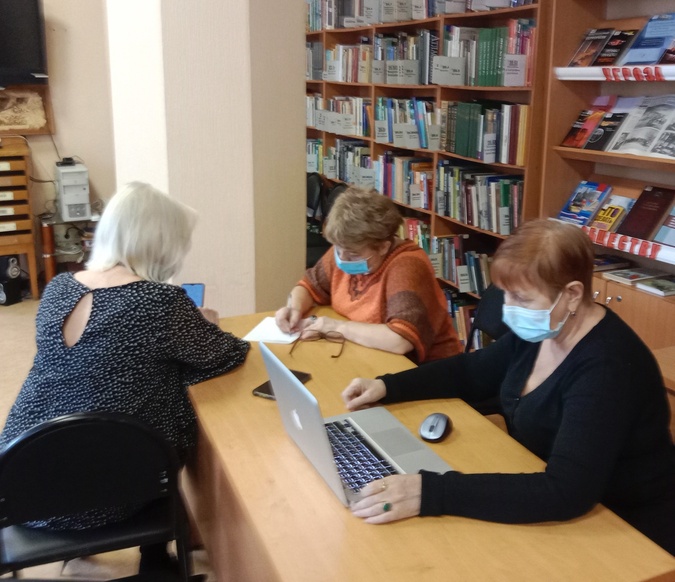 Бесплатные компьютерные курсы пенсионеров продолжаются в библиотеке № 1 имени Павла Северного Бесплатные компьютерные курсы пенсионеров продолжаются в библиотеке № 1 имени Павла Северного