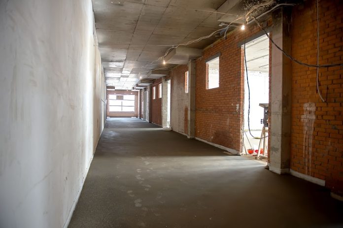 Информация о сроках завершения строительства и вводе в эксплуатацию социально значимых объектов в Большом...