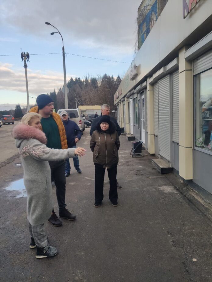 Очередное выездное совещание по вопросам содержания территорий у торговых объектов провели в Подольске Очередное выездное совещание по вопросам содержания территорий у торговых объектов провели в Подольске