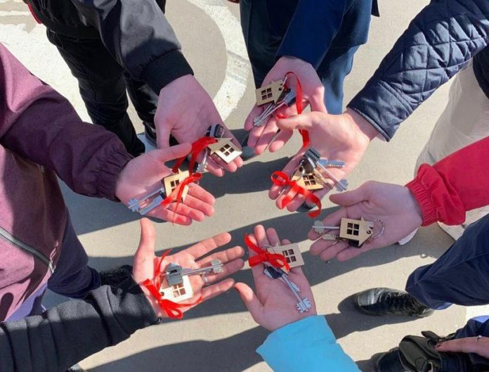 Окажем помощь в приобретении жилья детям сиротам вместе Окажем помощь в приобретении жилья детям сиротам вместе