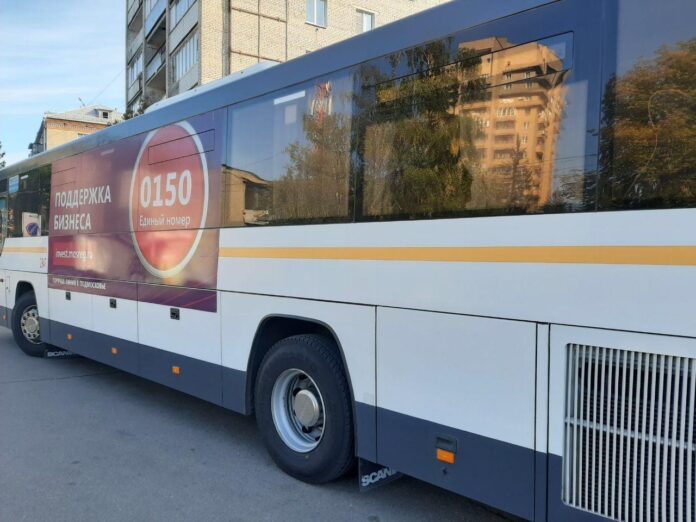 Более 130 автобусов Мострансавто укомплектовали новыми шинами с логотипом организации