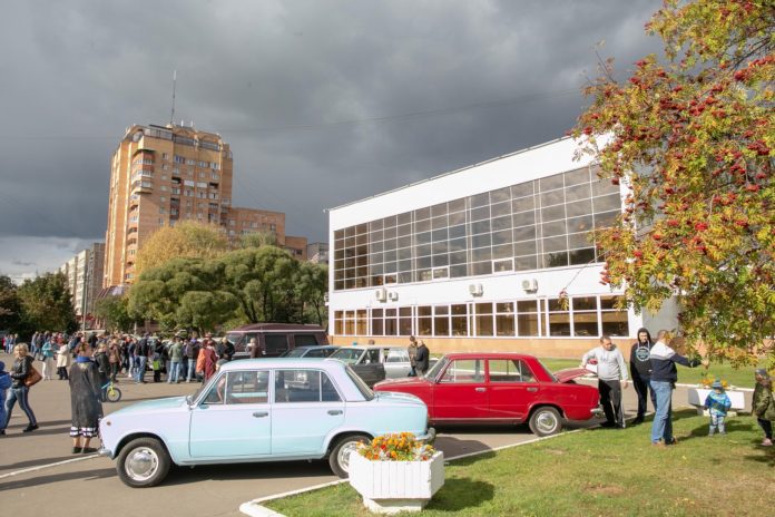 Более 50 ретромобилей было представлено на выставке в Подольске в День города