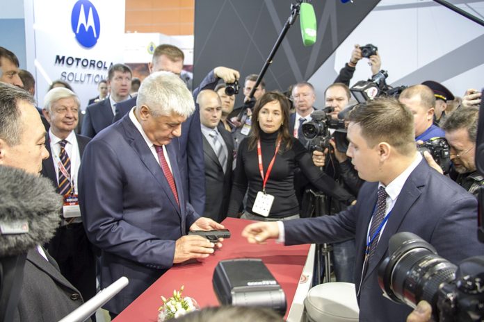 Образцы стрелкового оружия, разработанного в ЦНИИТОЧМАШ оценил министр внутренних дел РФ