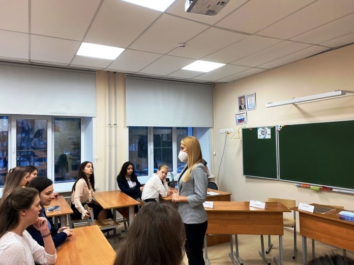 Учащимся школы № 18 им. Подольских курсантов напомнили о правах и обязанностях