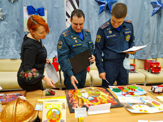 Итоги конкурса творческих работ к 30-летию МЧС России подвели в Подольске Итоги конкурса творческих работ к 30-летию МЧС России подвели в Подольске