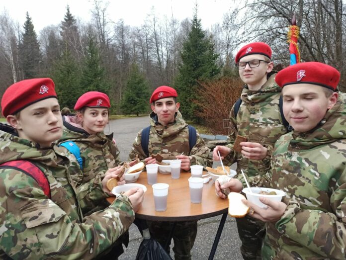 Юнармейцы из Подольска преодолели «Полосу препятствий» в Одинцово