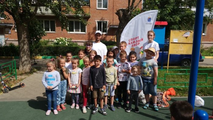 В Большом Подольске проходят праздники для взрослых и детей «Спорт в каждый двор»