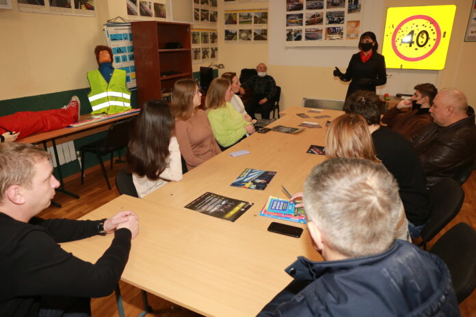 Курсантам подольских автошкол разъясняют основные ошибки молодых водителей Курсантам подольских автошкол разъясняют основные ошибки молодых водителей