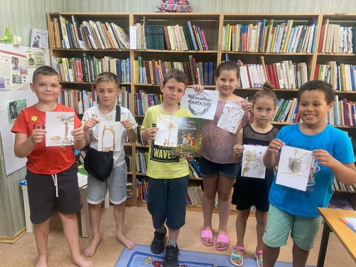 В Александровке отметили День шоколада оригинальными рисунками