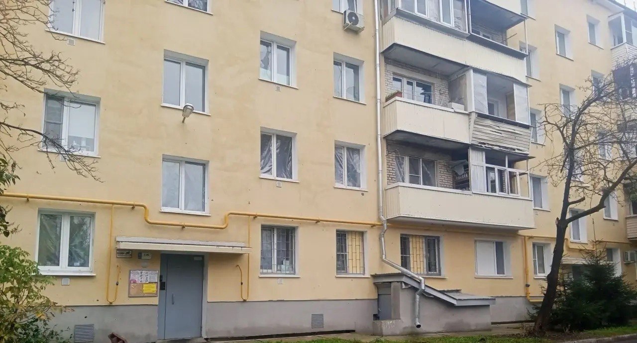 В микрорайоне Климовск проходят восстановительные работы после падения БПЛА
