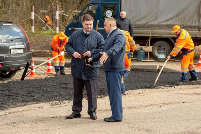 Работы по ремонту дорожного полотна проходят на улицах Подольска Работы по ремонту дорожного полотна проходят на улицах Подольска