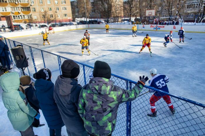 Турнир по хоккею памяти заслуженного тренера России Юрия Румянцева состоялся в Подольске 