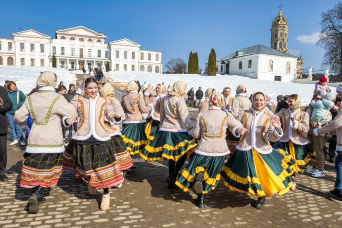 Широкую Масленицу отмечают в Подольске Широкую Масленицу отмечают в Подольске
